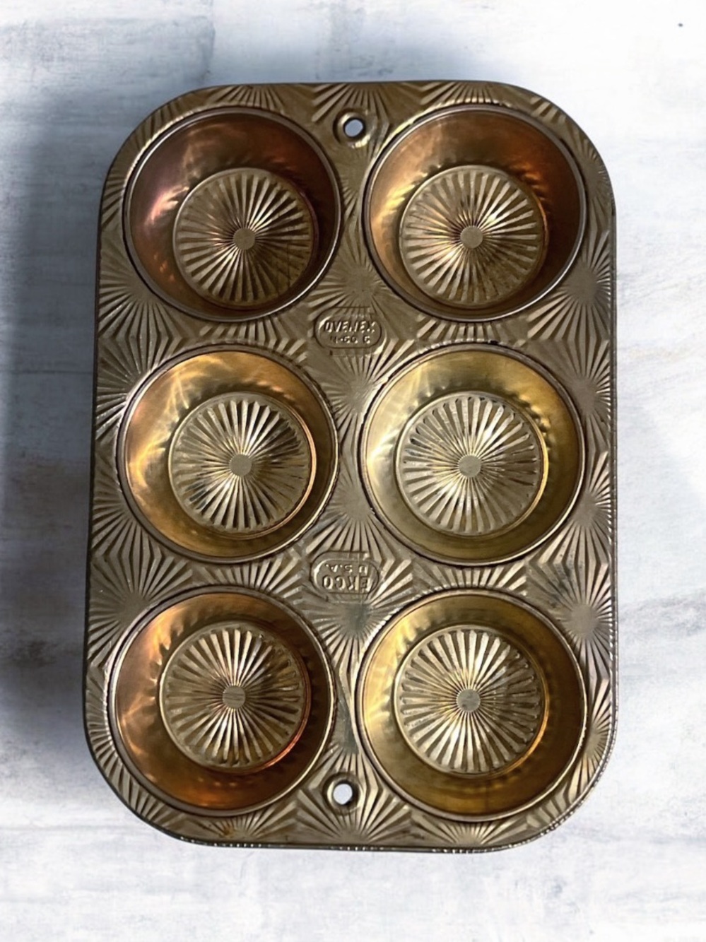 Vintage EKCO Ovenex 6-Cup Starburst Muffin Pan